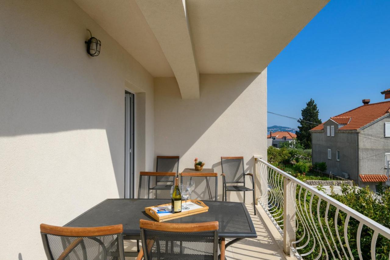 Holiday Residence Zvono 米利尼 外观 照片