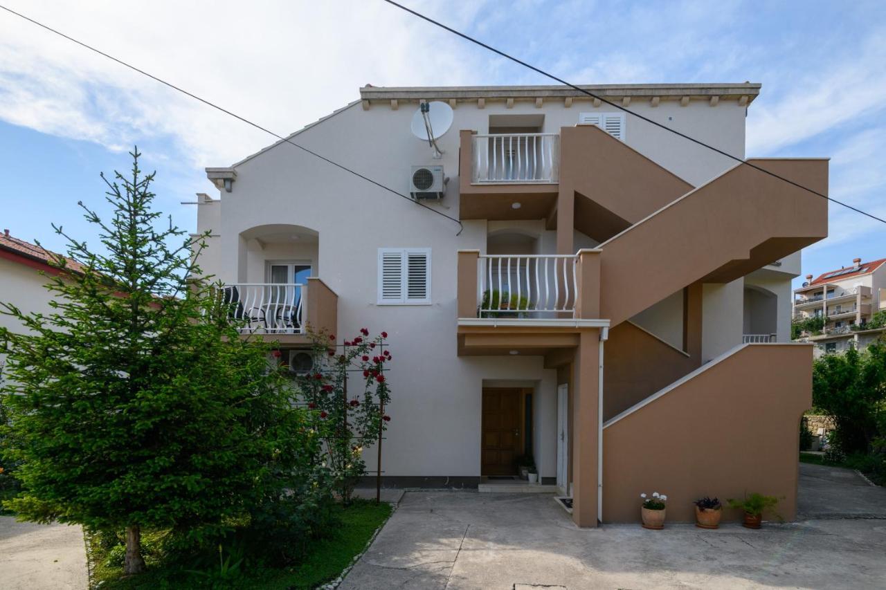 Holiday Residence Zvono 米利尼 外观 照片